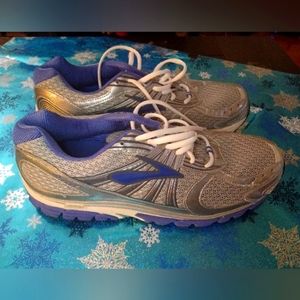 Brooks DNA ariel shoes size 13.M